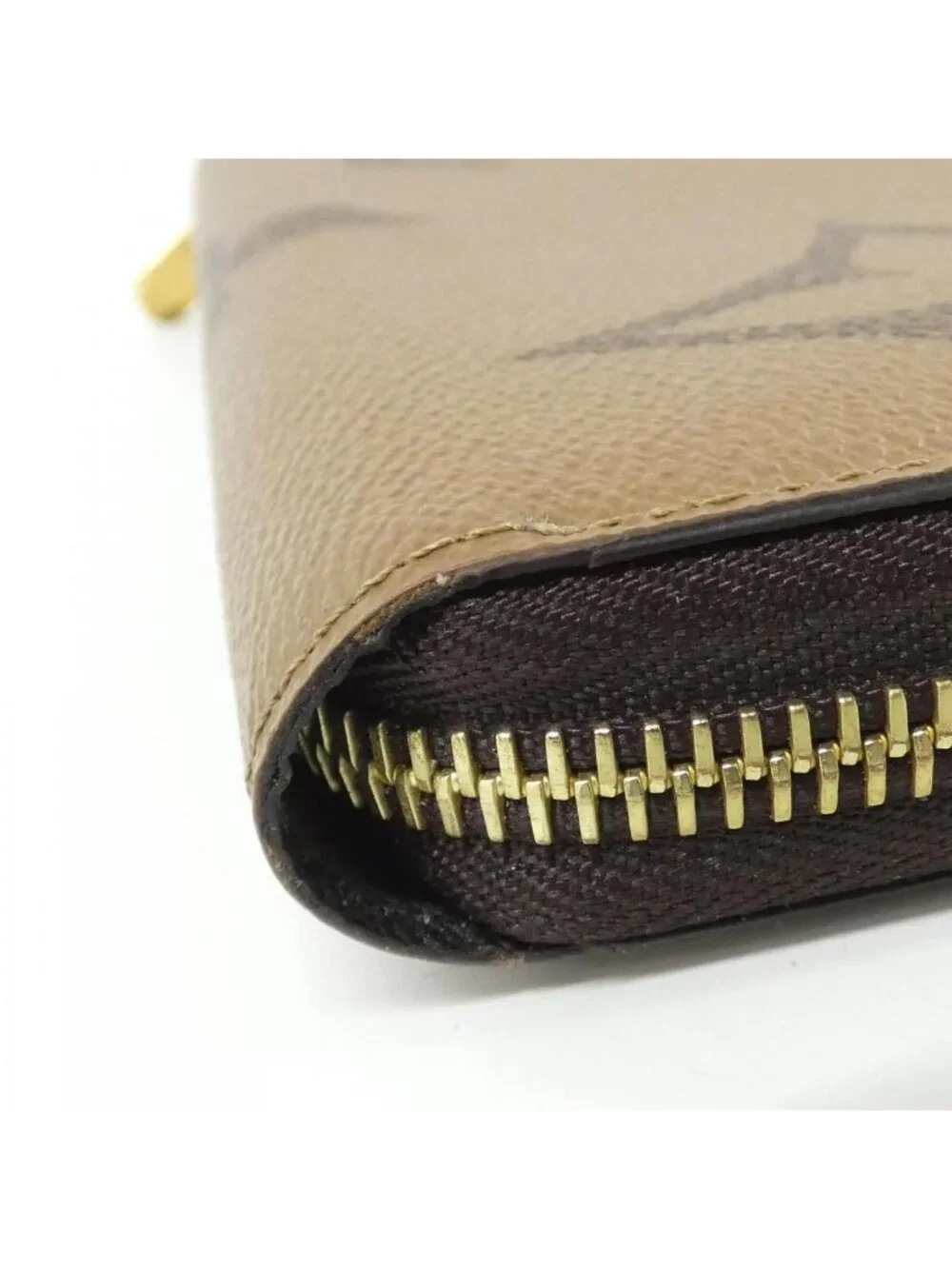Louis Vuitton Monogram Giant Zippy Wallet